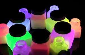 colors that glow in black light